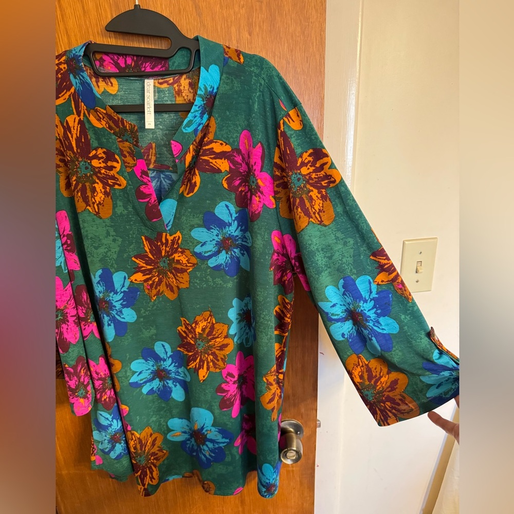 Dear Scarlett Green Floral 3/4 Sleeve V Neck Tunic Top size 2X - Picture 9 of 13